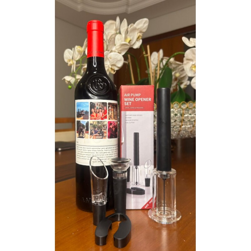 Dia dos Pais: Vinho com rótulo personalizado com 6 fotos + Kit com abridor e acessórios